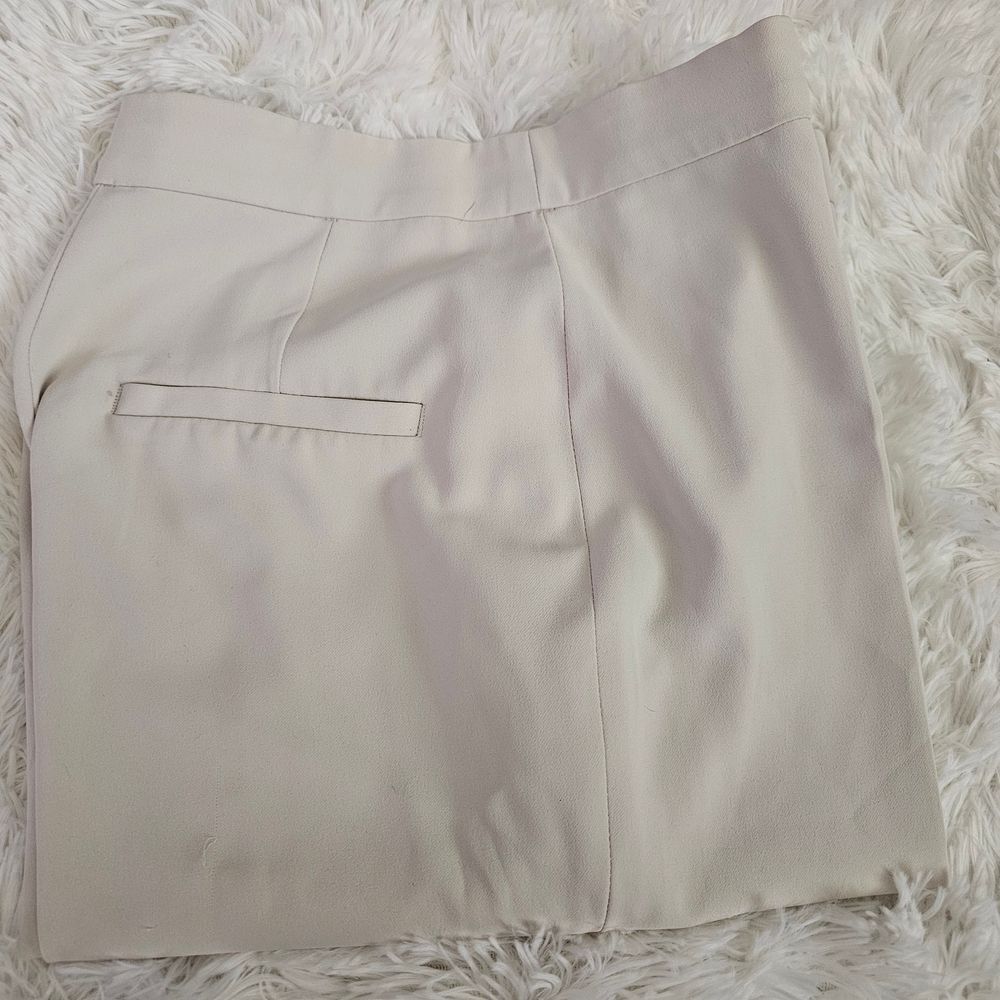 H&M Women's Cream Pleated Size 6 Dress Pants